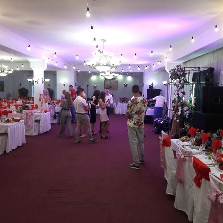 Hotel Dubrava Полтава Экстерьер фото